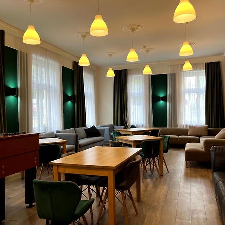 Hostel Waltz Братислава Экстерьер фото
