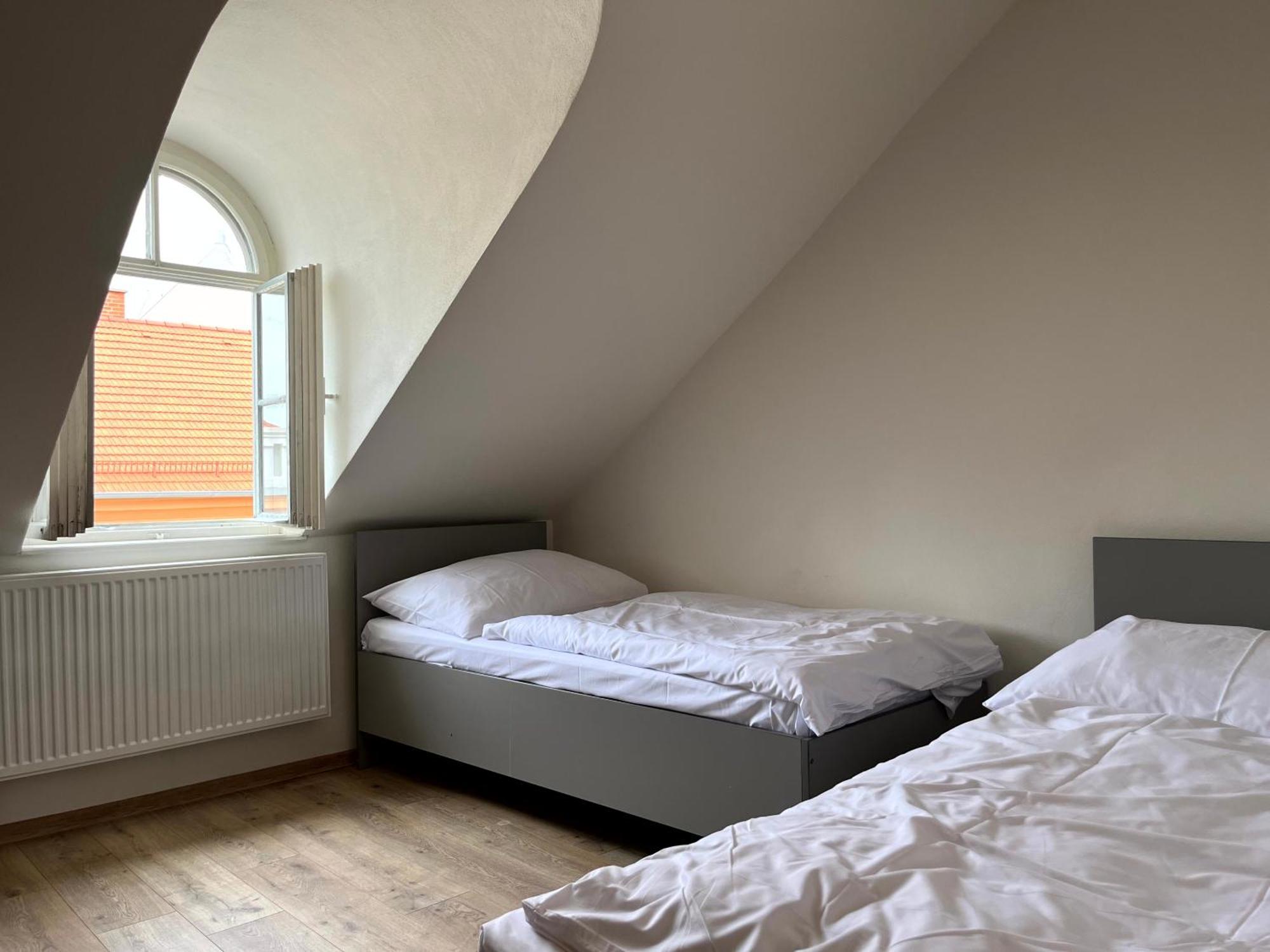 Hostel Waltz Братислава Экстерьер фото